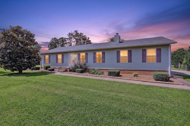 Photo - 2504 Angelyn Dr