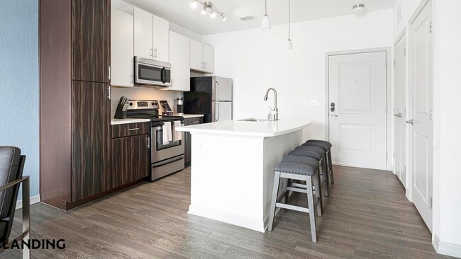 Building Photo - 9301 Summit Centre Way Unit 1318