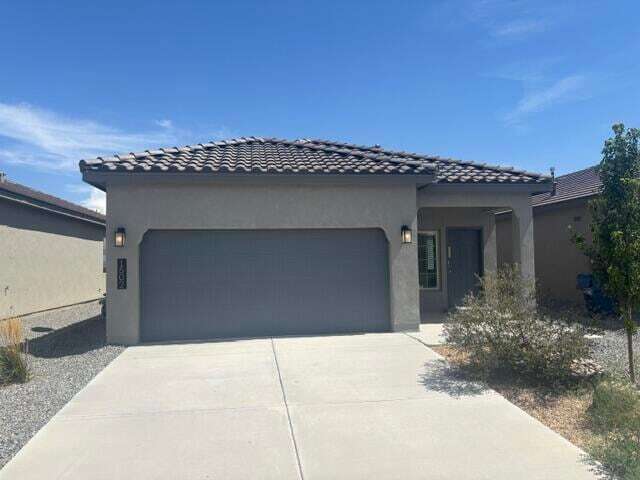 Building Photo - 1502 Calle Oeste NW