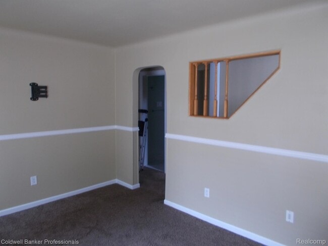 Photo - 2205 E 10 Mile Rd