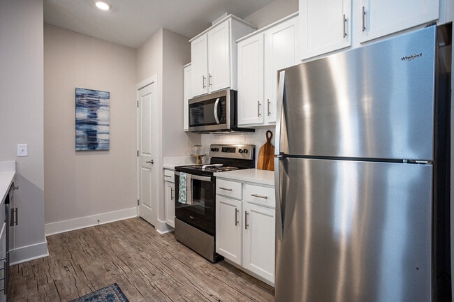 Photo - Farragut Junction Apartments