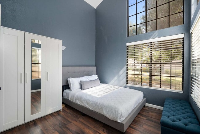 Photo - 602 North May-SI FL1-ID1625719P Unit SI FL1-ID1625719P