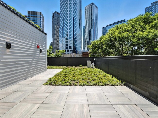 Building Photo - 633 Newark Ave Unit 202