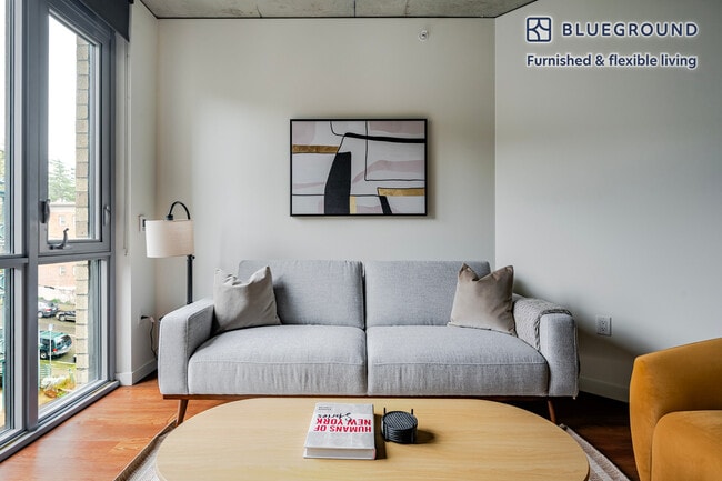 Photo - 624 Yale Ave N Unit SI FL6-ID988