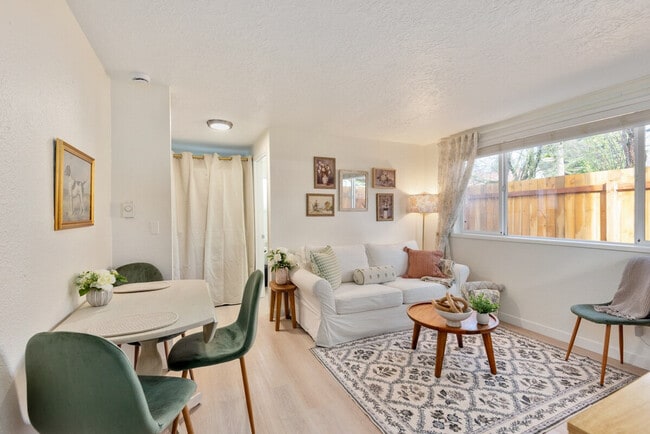 Building Photo - 838 SE Tacoma St Unit SI ID1471544P