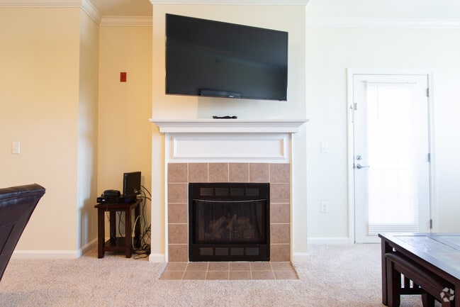 2BR, 2BA - 1098 - Hamilton Green