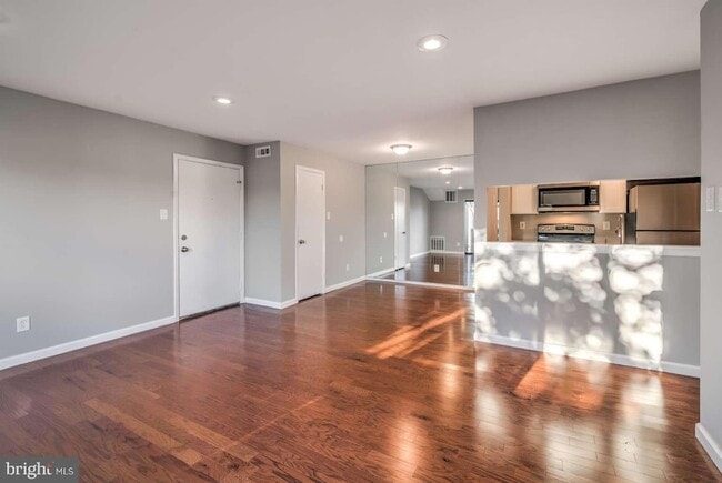 Photo - 1302 Maresfield Unit 1302