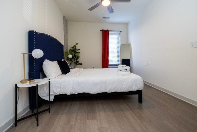 Photo - 633 E Main St Unit ID1014612P