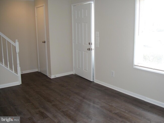 Photo - 204 Cameron St