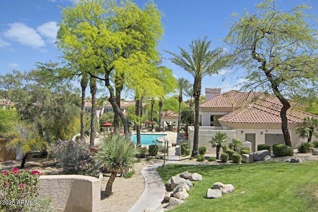 Building Photo - 1550 E Thunderbird Rd Unit 2