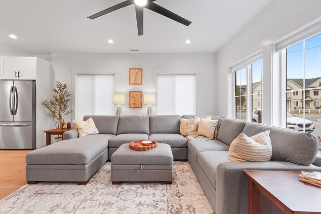 Building Photo - 225 W Highland St Unit ID1250672P