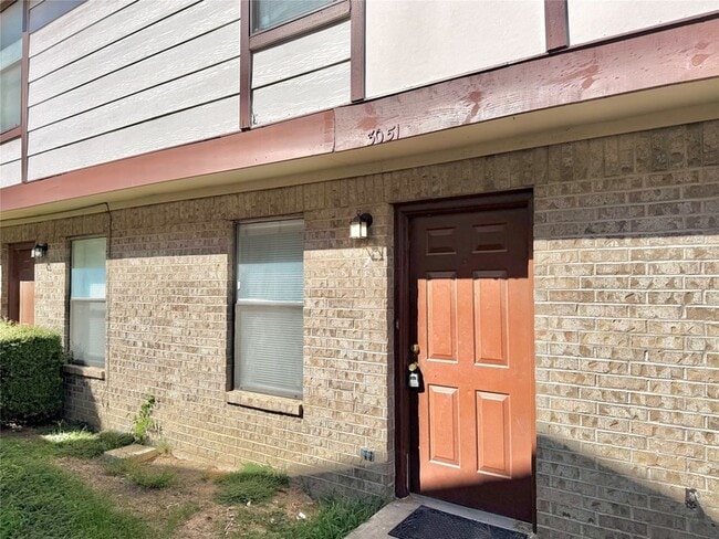 Building Photo - 3051 Olympia Dr