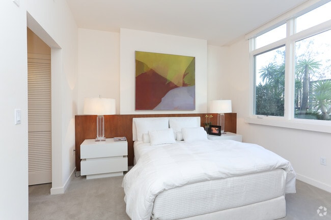 Bedroom - The Avenue Hollywood