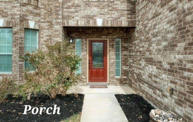 Photo - 219 Tulip Trail Bend