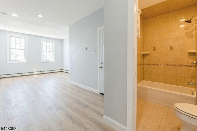 Photo - 12 Alva St Unit 2