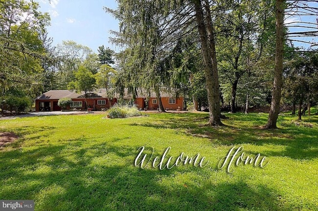 Building Photo - 269 Raymond Rd