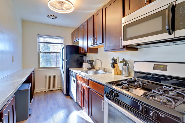 Photo - 1420 W Abingdon Dr Unit FL4-ID1045261P