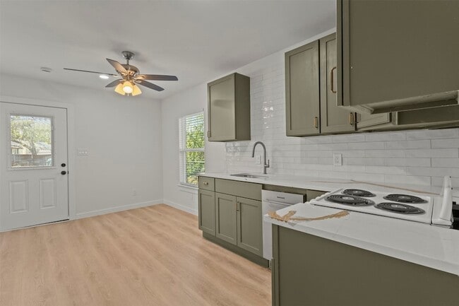 Photo - 2409 Shropshire St