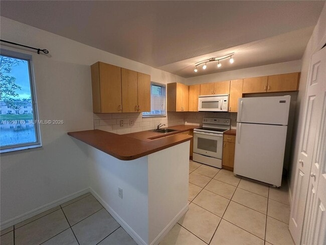 Photo - 1261 SE 27th St Unit 206
