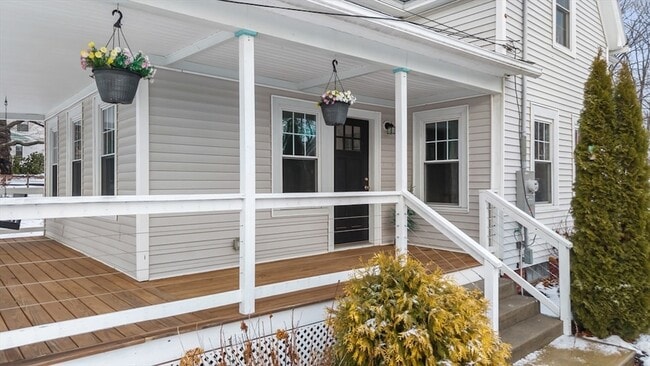 Building Photo - 656 Grove St