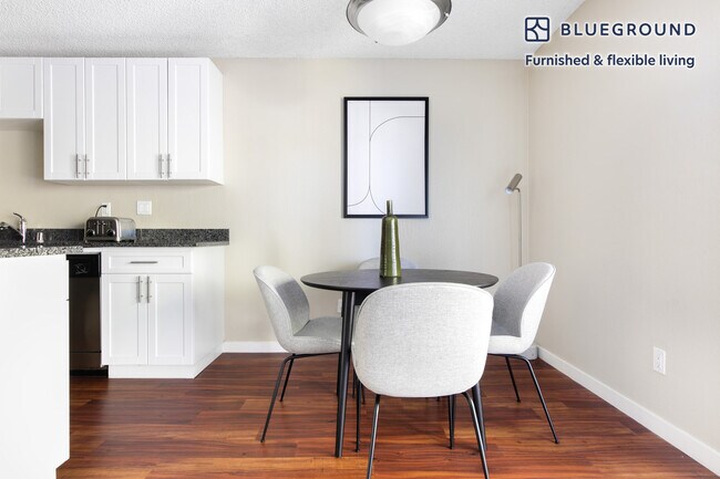 Photo - 877 Heatherstone Way Unit FL2-ID442