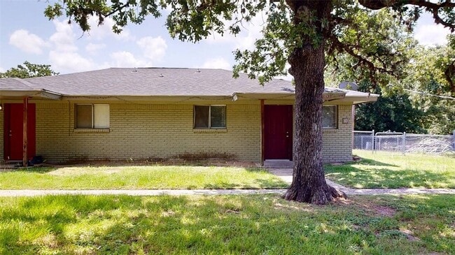 Building Photo - 16567 Farm to Market Rd 2154 Unit 10