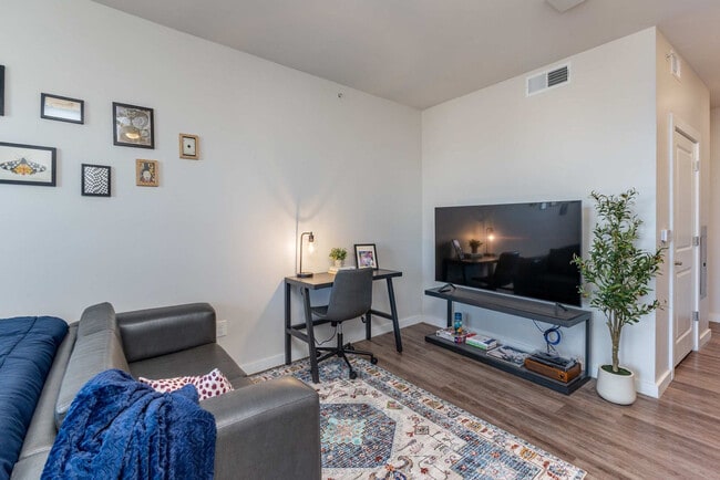 Photo - 2746 Central Pkwy Unit FL4-ID1261722P