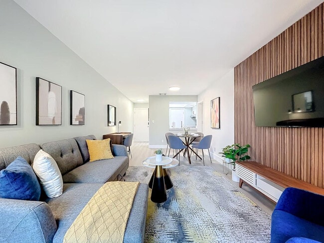 Building Photo - 1401 SE 15th St Unit ID1224056P