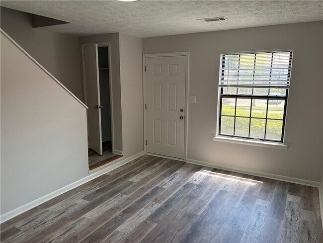 Photo - 4 Eastview Cir