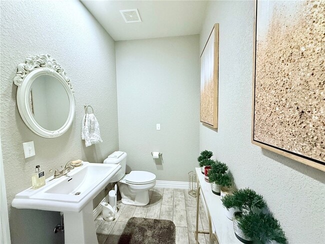 Photo - 525 N Salem Rd