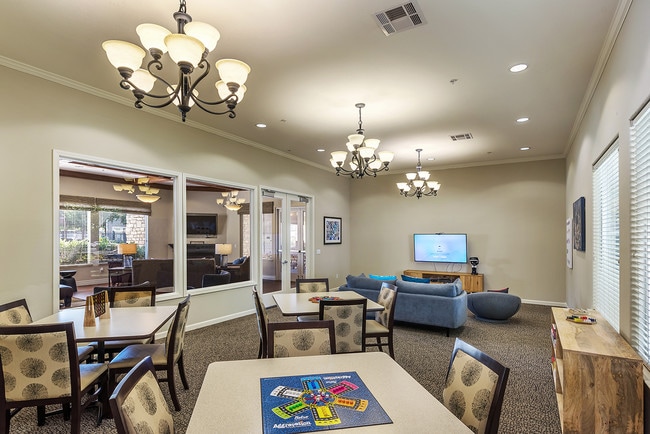 Game Lounge - Vineyard Creek Apartments