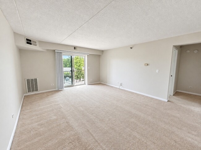 Photo - 1 Bloomingdale Pl Unit 404
