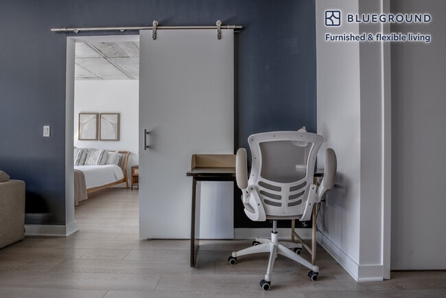 Photo - 311 W Illinois St Unit SI FL11-ID1049