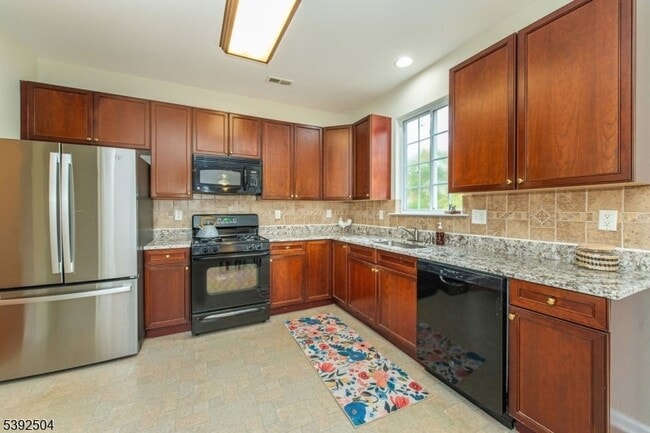 Photo - 36 Winding Hill Dr