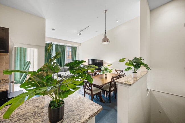 Photo - 160 E Berkeley St Unit SI ID1240308P