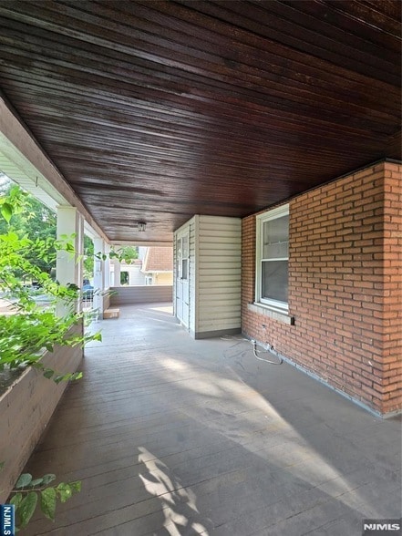 Photo - 145 Christie St