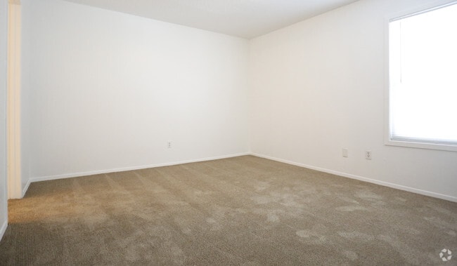1BR/1BA -700SF - Baywood