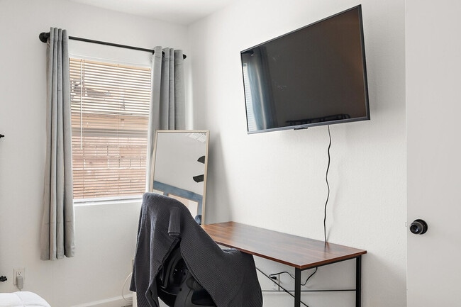 Photo - 2309 W Colter St Unit SI ID1244326P