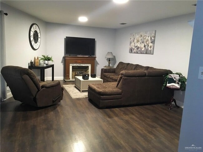 Photo - 700 Fern Ave W Unit 4