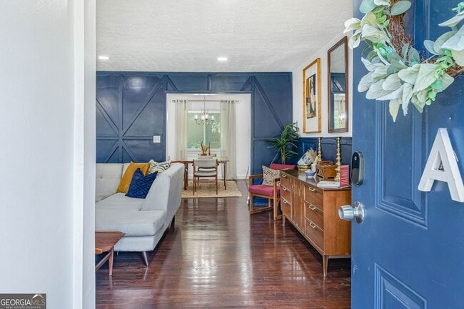 Photo - 2100 Cascade Rd