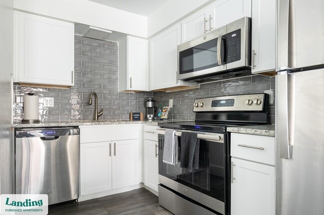 Building Photo - 5704 W Thomas Rd Unit 236.1411226