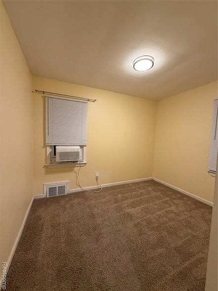 Photo - 776 John Daly St