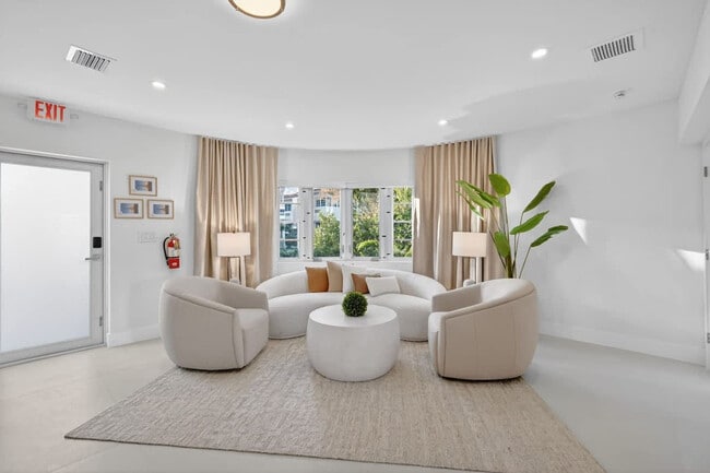 Photo - 8111 Harding Ave Unit SI ID1497743P