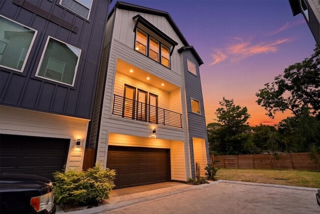 Building Photo - 2306 Hoskins Dr