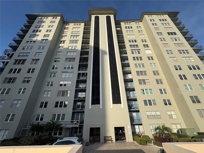 Building Photo - 5220 Brittany Dr S Unit 803