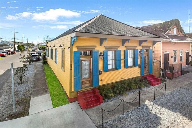 Building Photo - 1839 Touro St