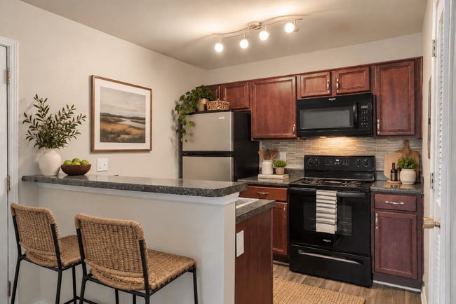 Building Photo - The Waterford Apartment Homes