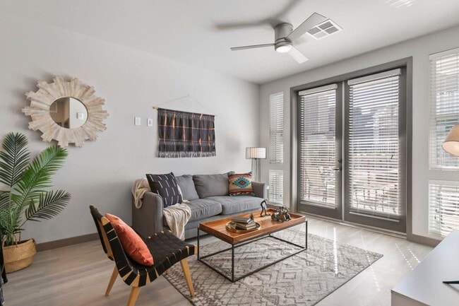 Building Photo - 400 N 2nd Ave Unit ID1014572P