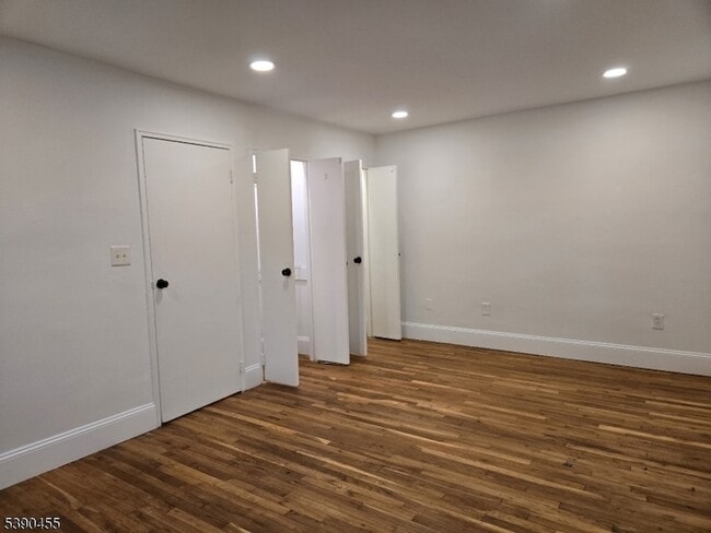 Building Photo - 43 Cottage St Unit 2A