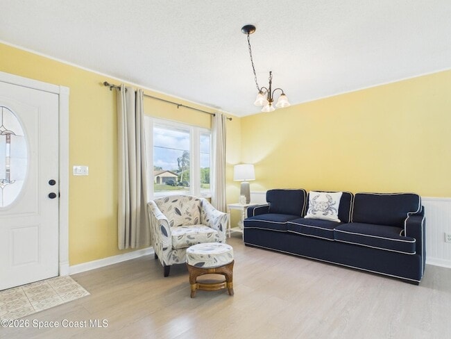 Photo - 520 Jupiter Blvd NW